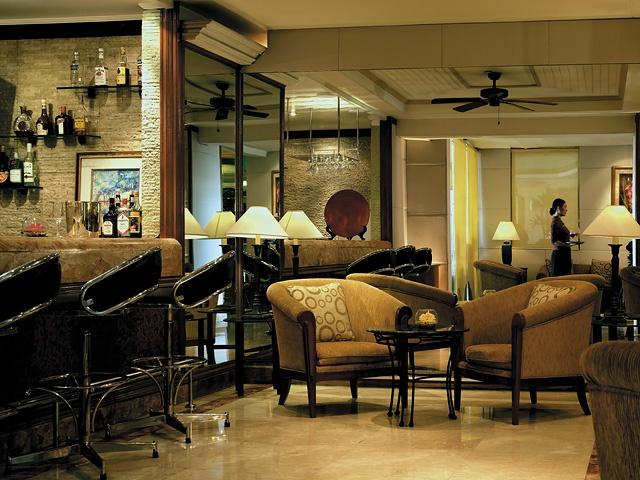Lobby lounge, Hotel Jen Manila