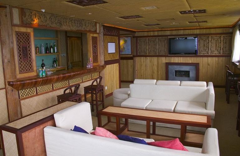 Bar & Common Area, Li An Lodge
