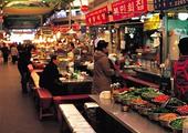 Eat at Gwangjang Market