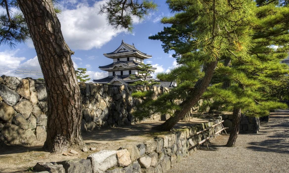 Tamamo Park with part of Takamatsu Castle
