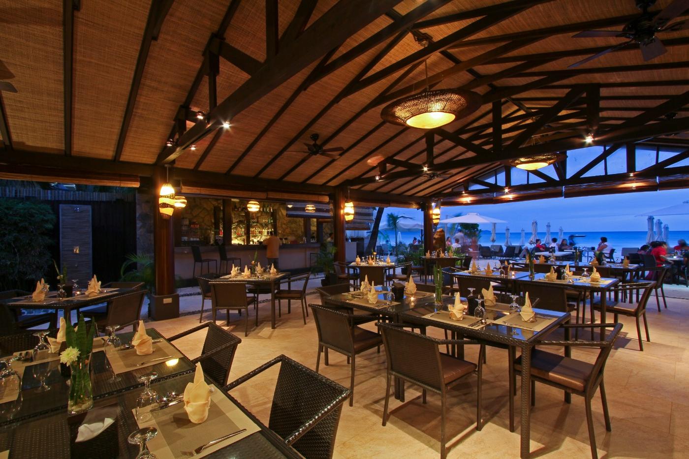 BarLO Resto Lounge, Two Seasons Boracay Resort