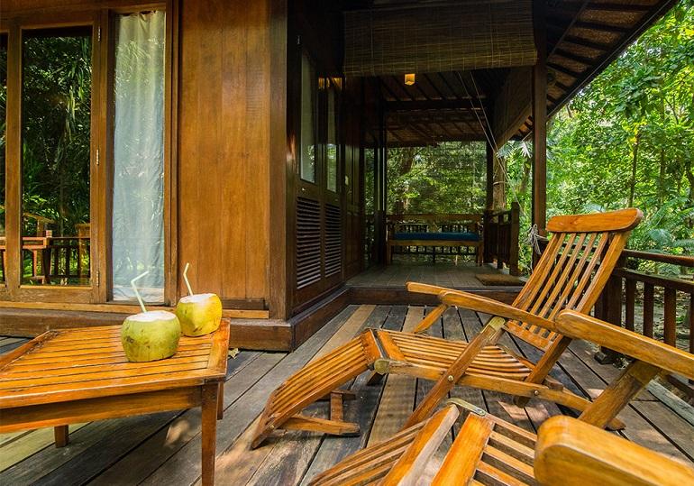 Villa Terrace, Barefoot at Havelock