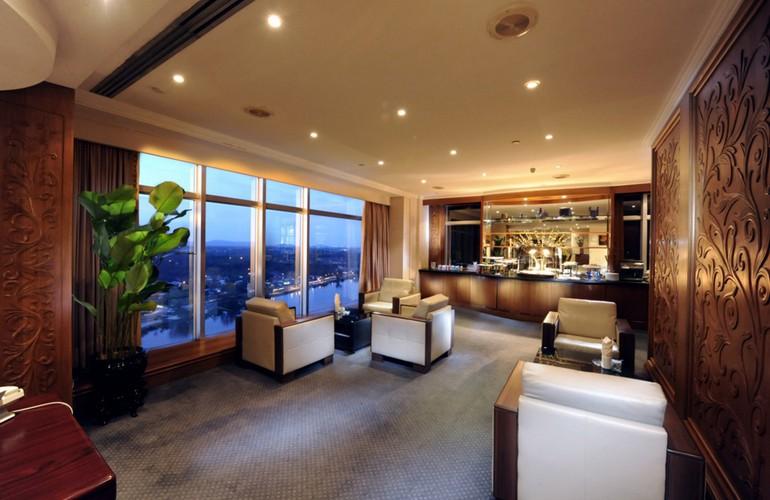 Executive Lounge, Riverside Majestic