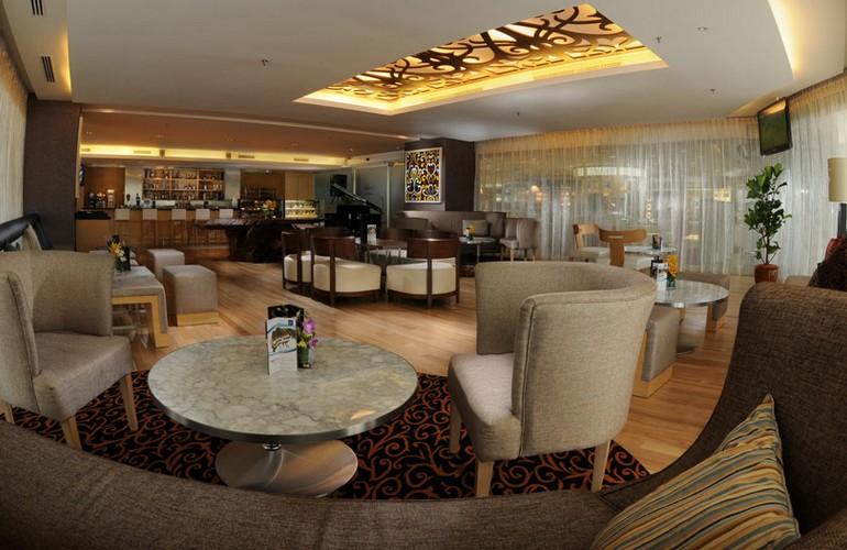 The Club, Riverside Majestic