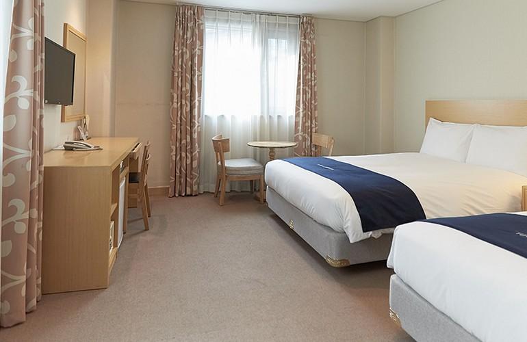 Family room, Towerhill Hotel