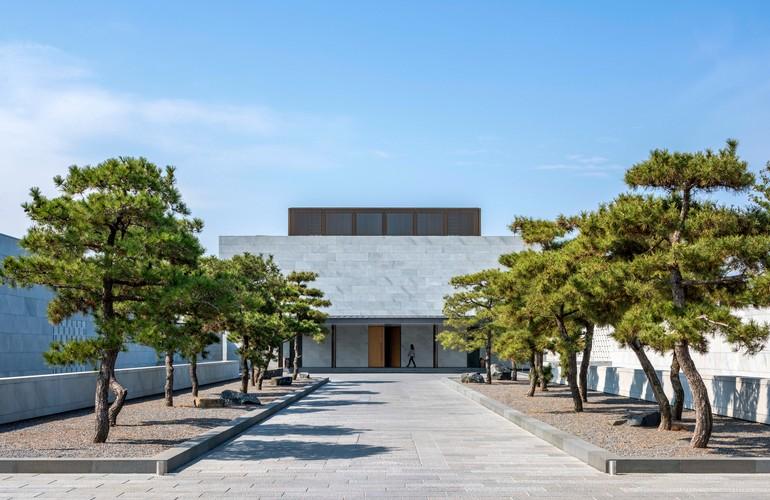 Lobby Exterior, Amanyangyun