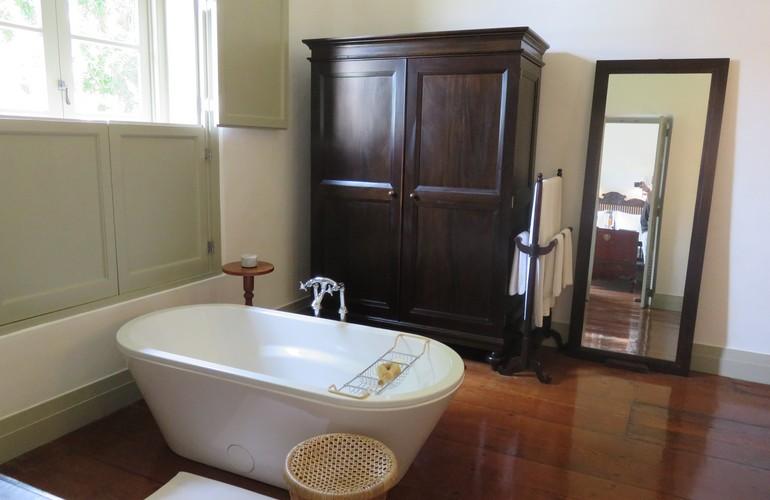 Bathroom, Amangalla