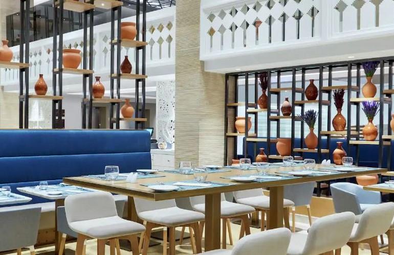 Restaurant, Hilton Garden Inn Muscat Al Khuwair