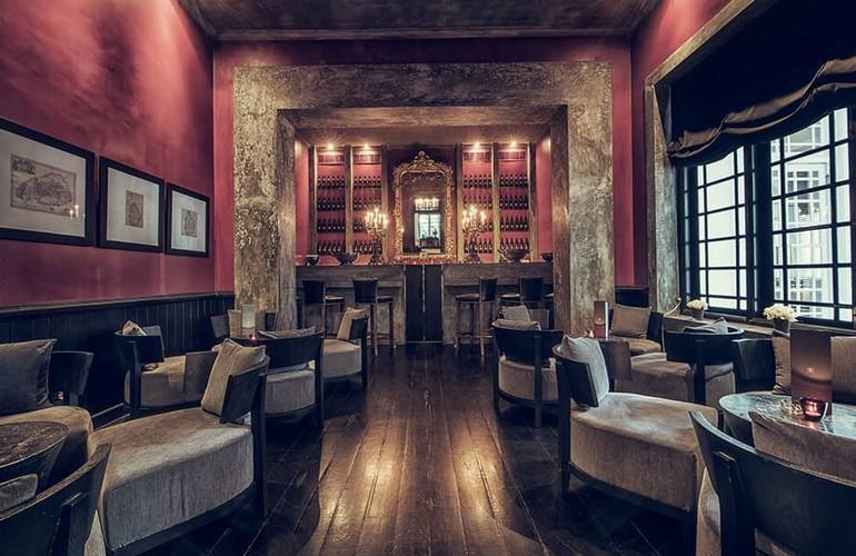 The Red Bar, Tintagel Colombo