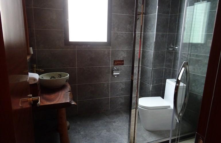 Bathroom, Double Room, Ridge Inn