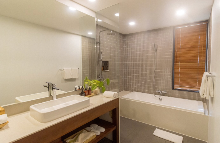 Jr Suite Bathroom