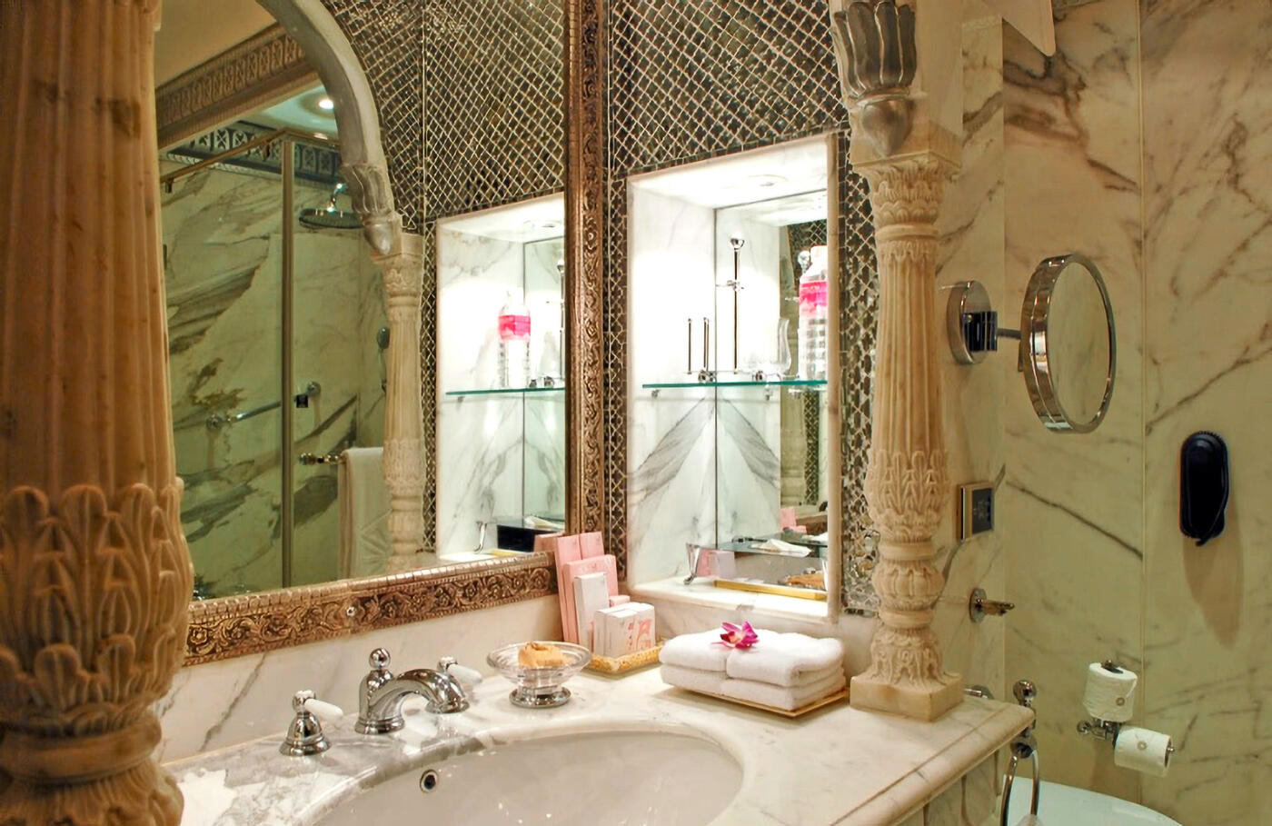 Palace Room Bathroom