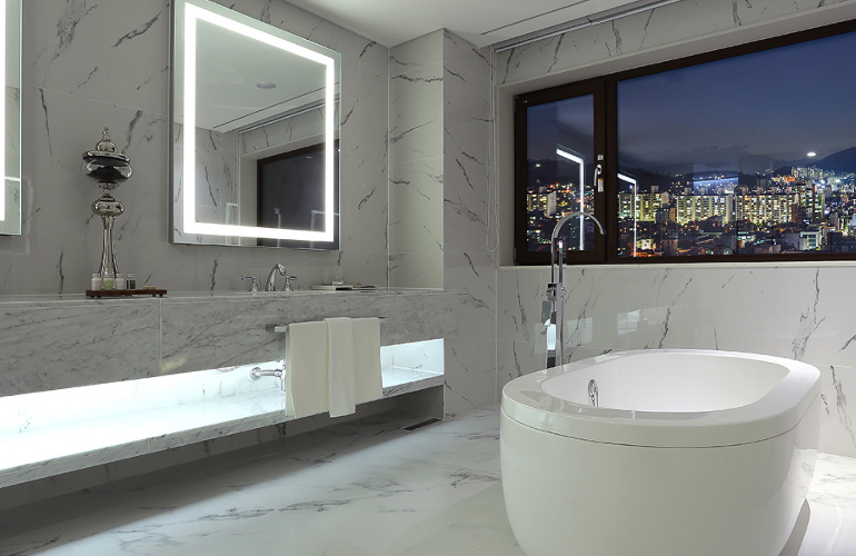 Royal Suite Bathroom